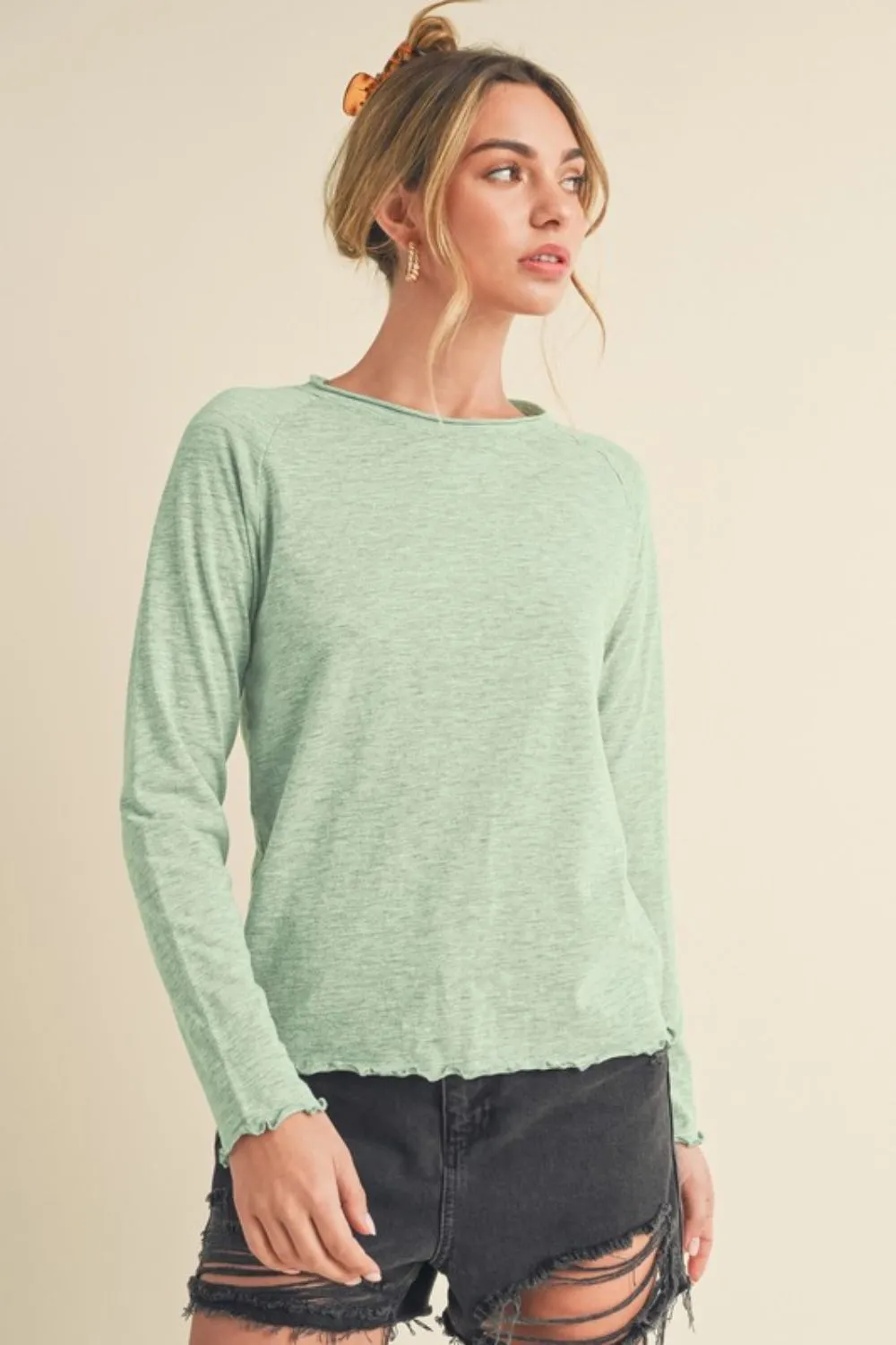 Aemi   Co Lettuce Hemline Round Neck Raglan Sleeve T-Shirt