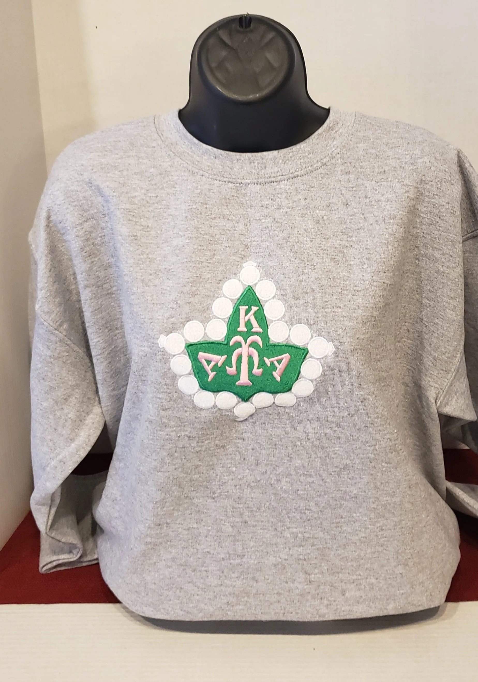 ALPHA KAPPA ALPHA IVY CREWNECK SWEATSHIRT( Grey IVY)