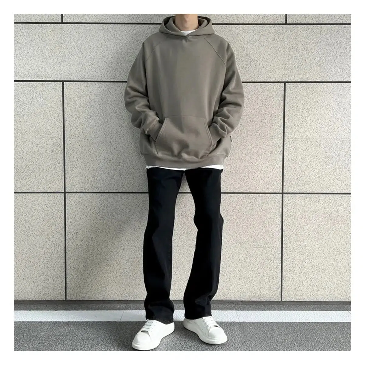 Basic Raglan Hooded Velvet Sweater