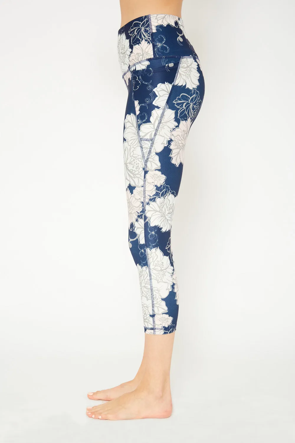 Cover Girl label mid rise 7/8 leggings