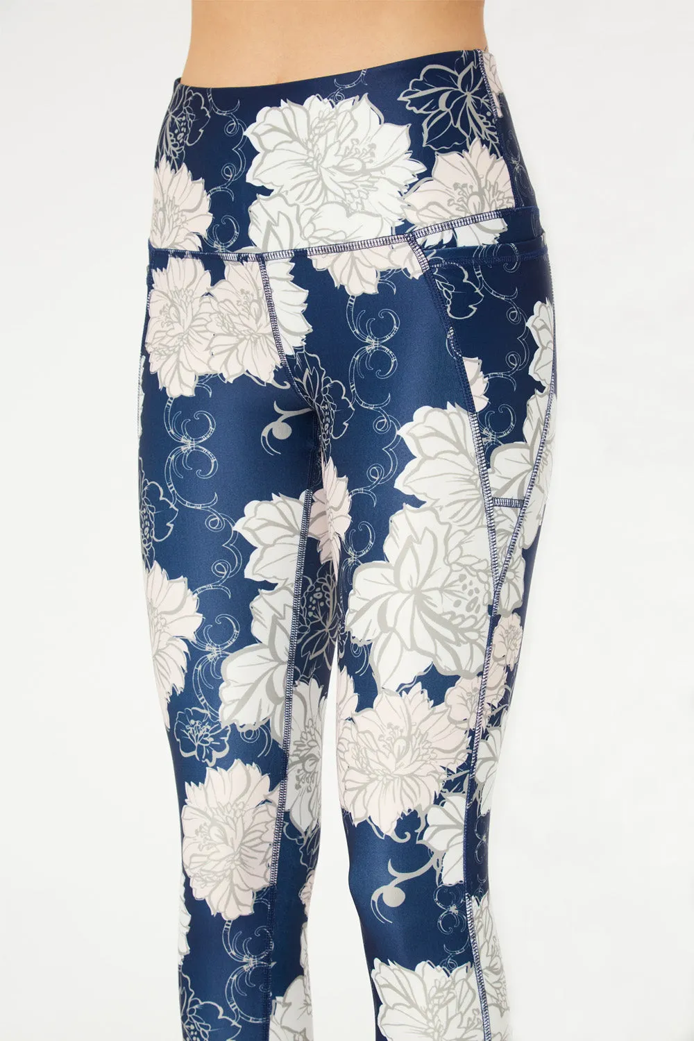 Cover Girl label mid rise 7/8 leggings