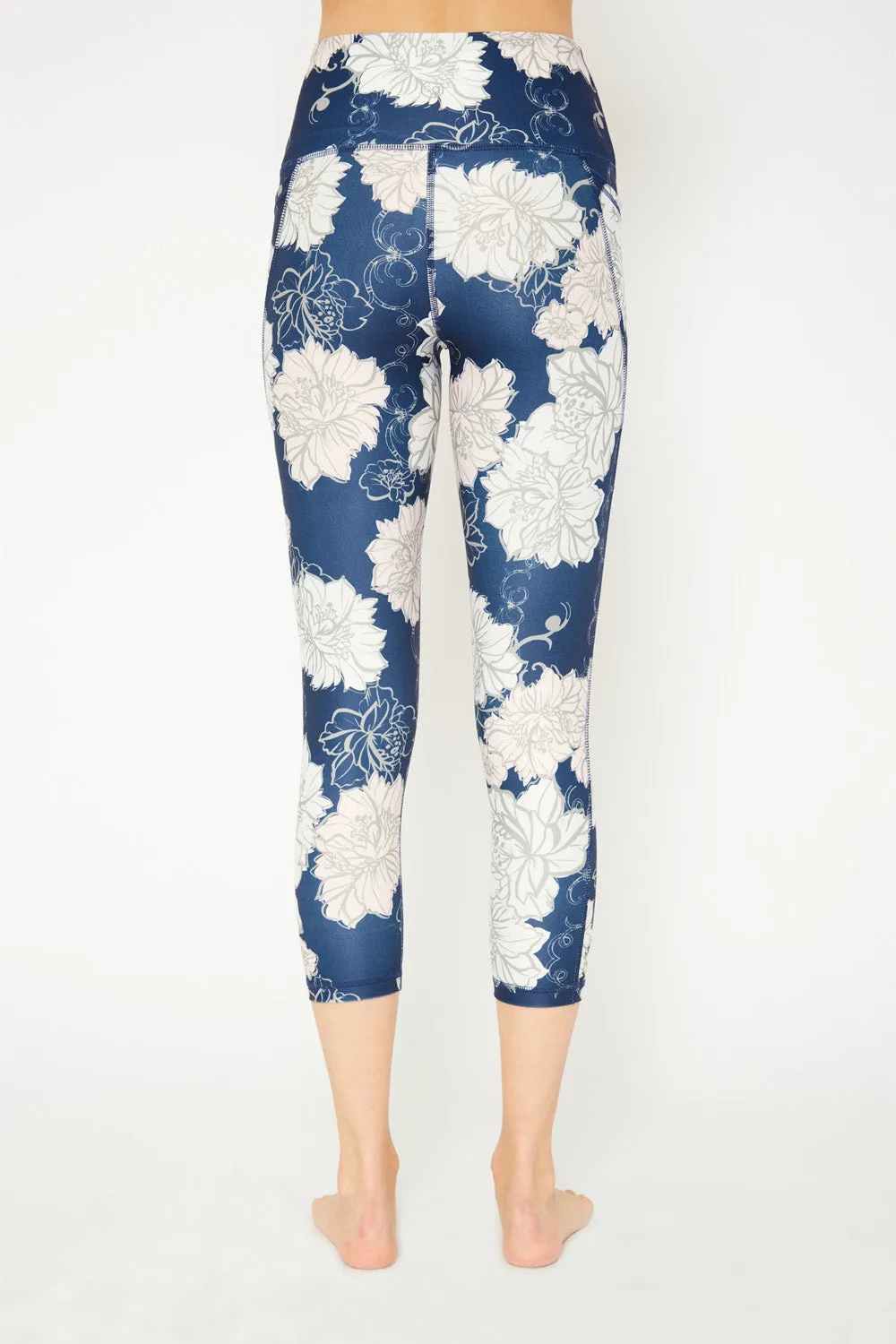 Cover Girl label mid rise 7/8 leggings