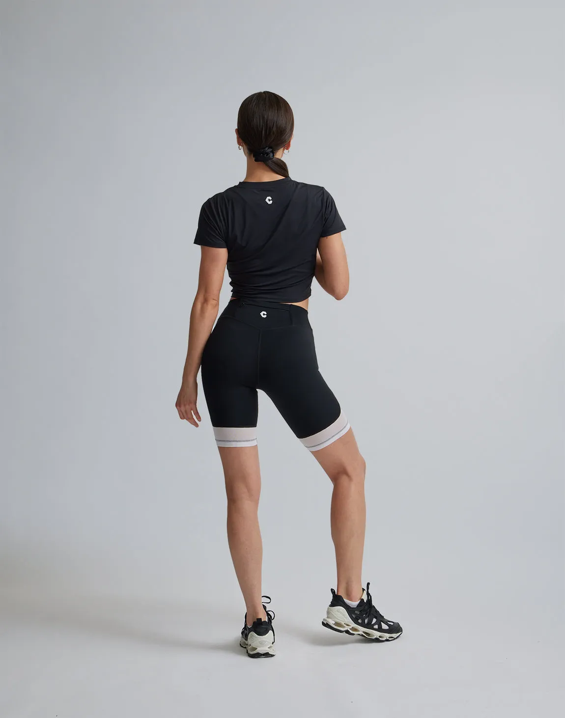 CRONOS WOMEN SPORTS MESH SHORT LEGGINGS【BLACK×WHITE】