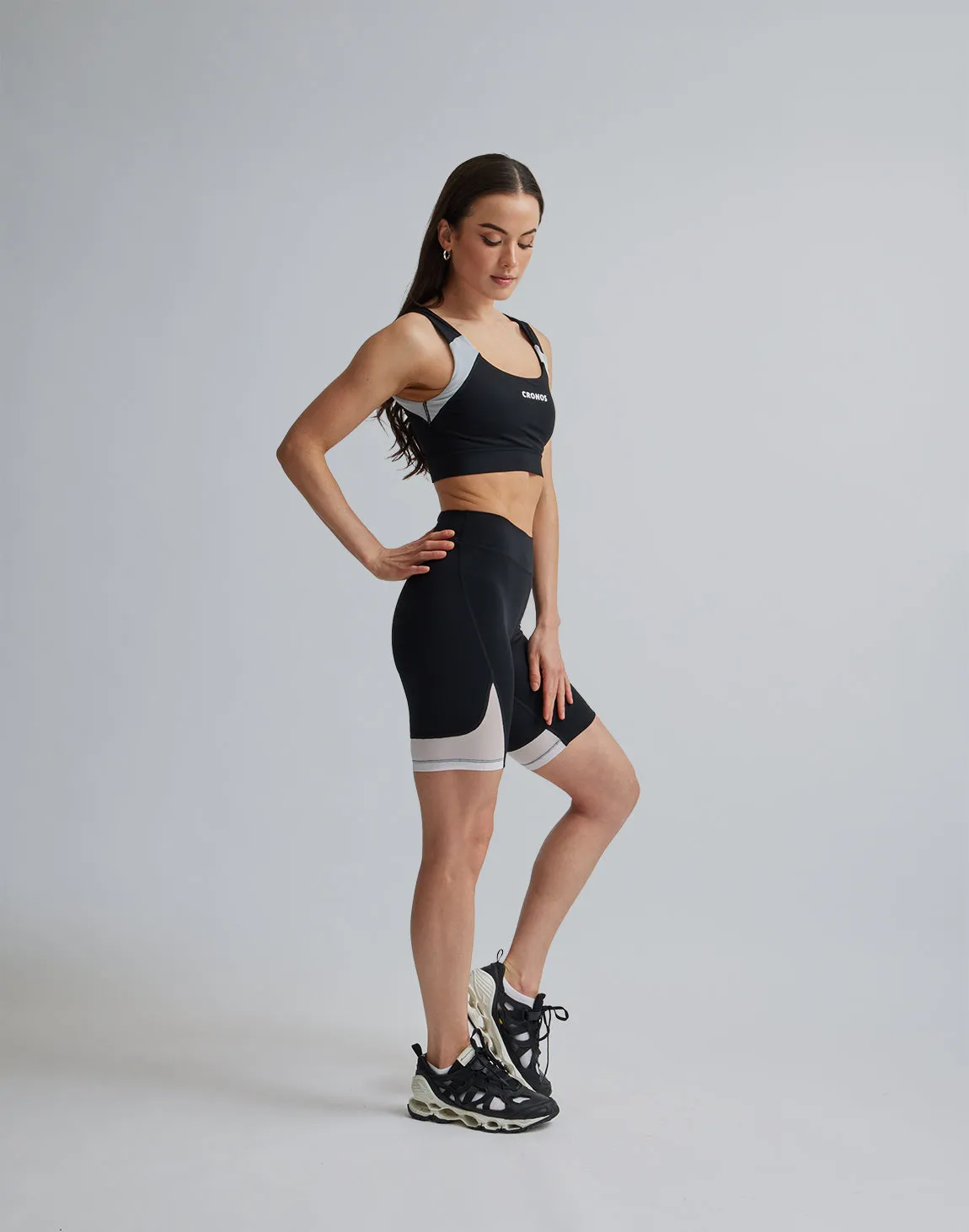 CRONOS WOMEN SPORTS MESH SHORT LEGGINGS【BLACK×WHITE】