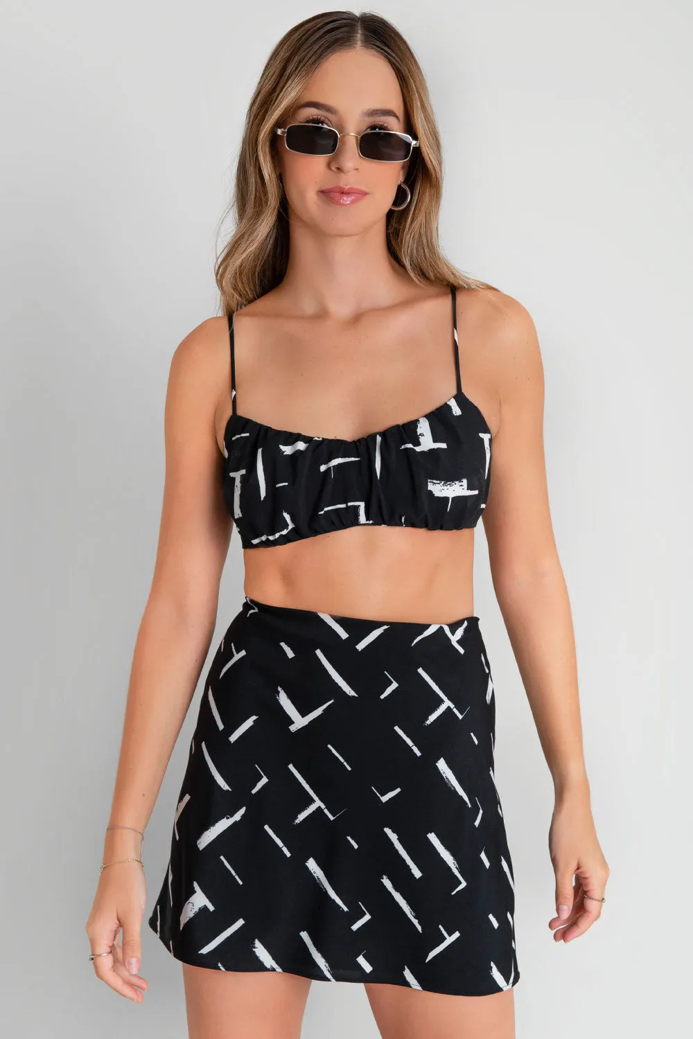 Crop top estampado escote plisado tirantes
