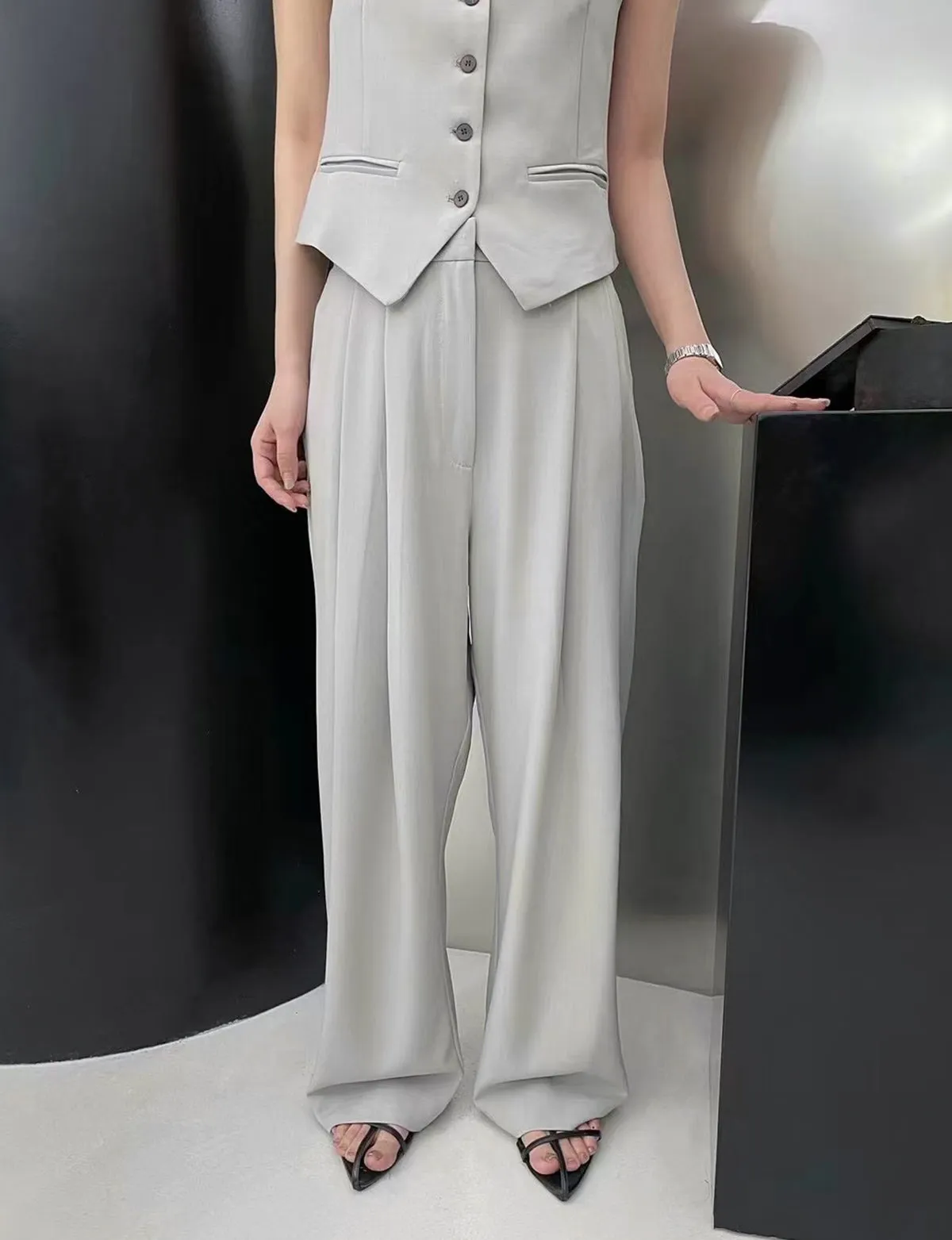 Grey Pleated Pants-BESTSELLER