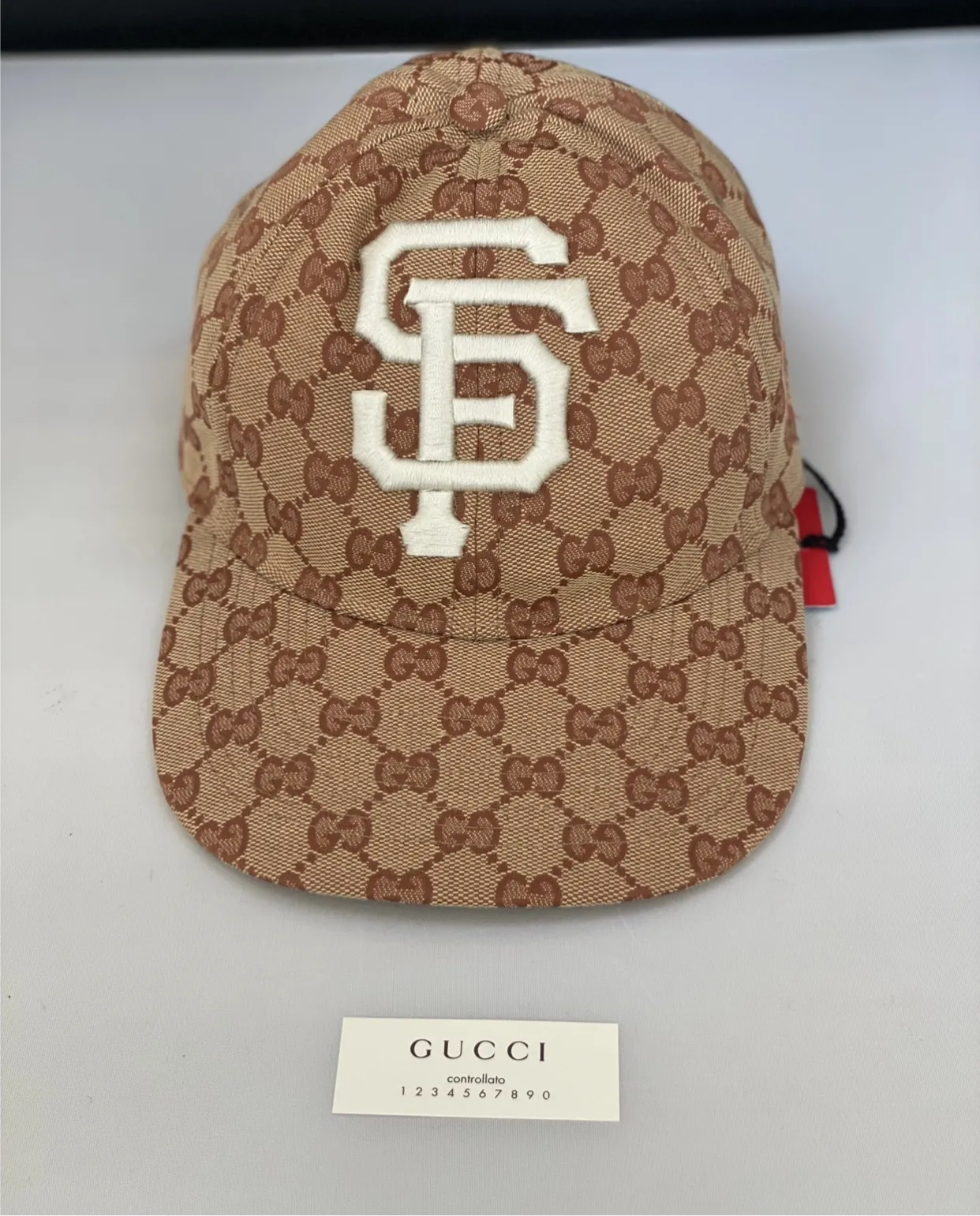 Gucci Interlocking GG Supreme Baseball Hat