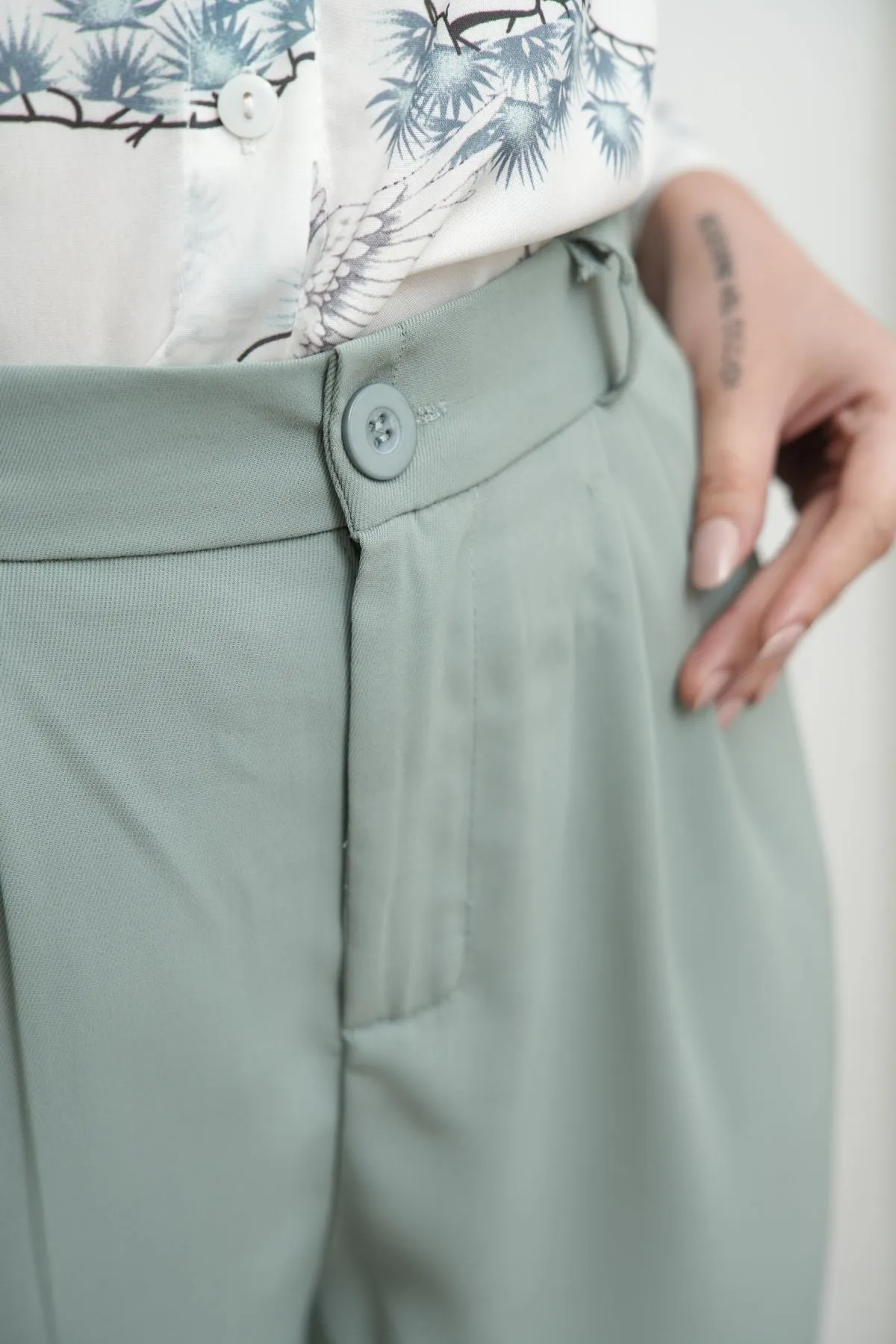 HARVEY High-Waist Tailored Straight Leg Trousers (Sage Green)