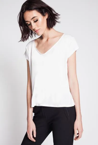 Laurel V-Neck Tee