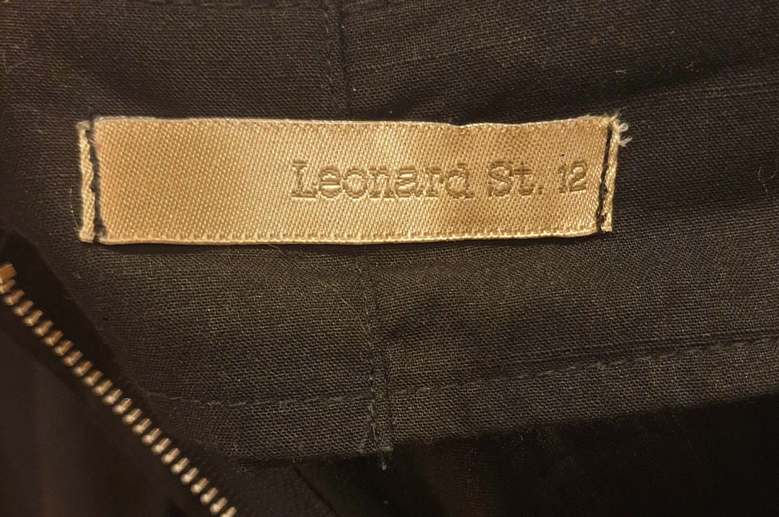 Leonard St black tailored style wide leg pants size 12