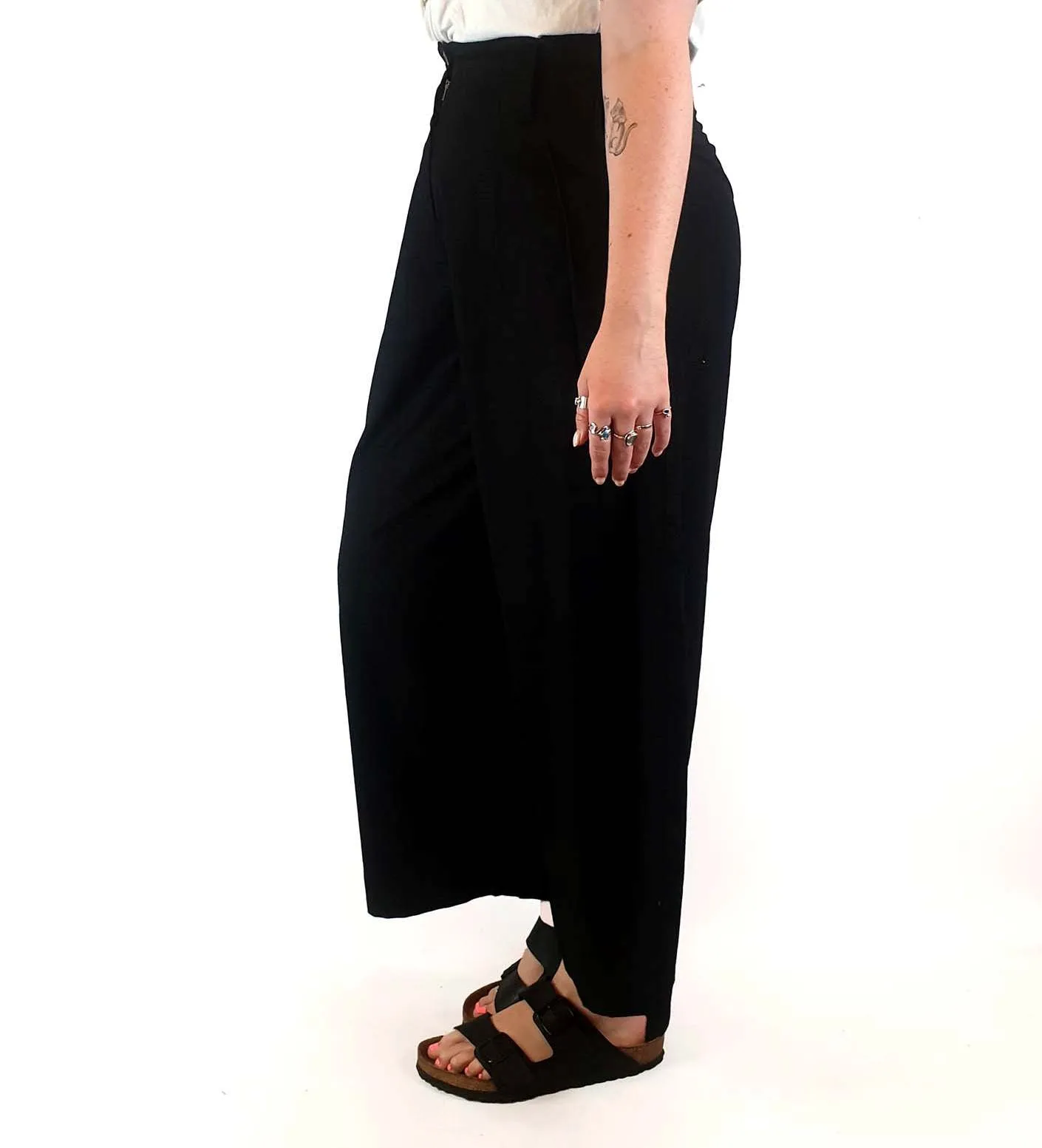 Leonard St black tailored style wide leg pants size 12