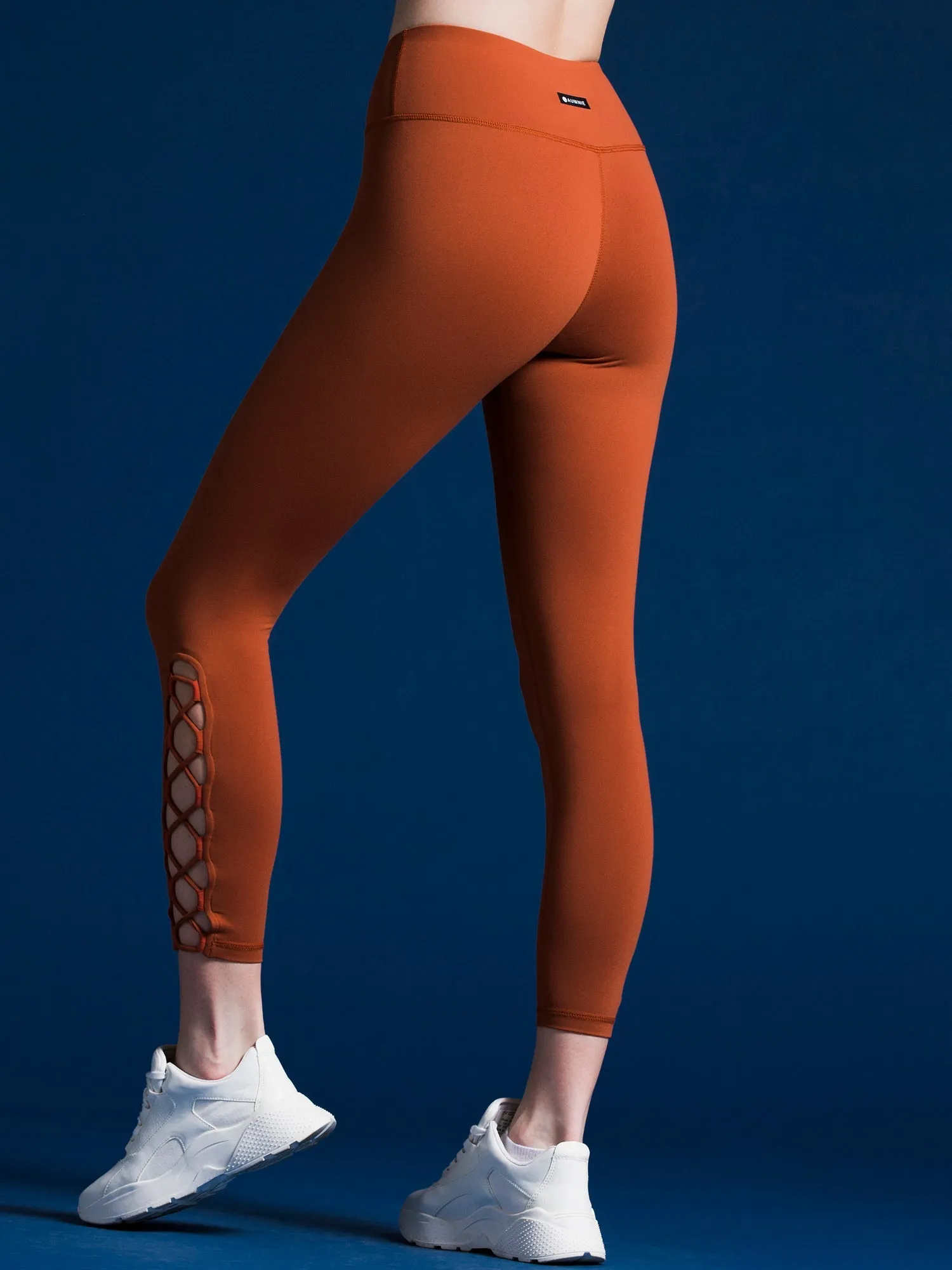 MUSE ANKLE CROPS, MAPLE