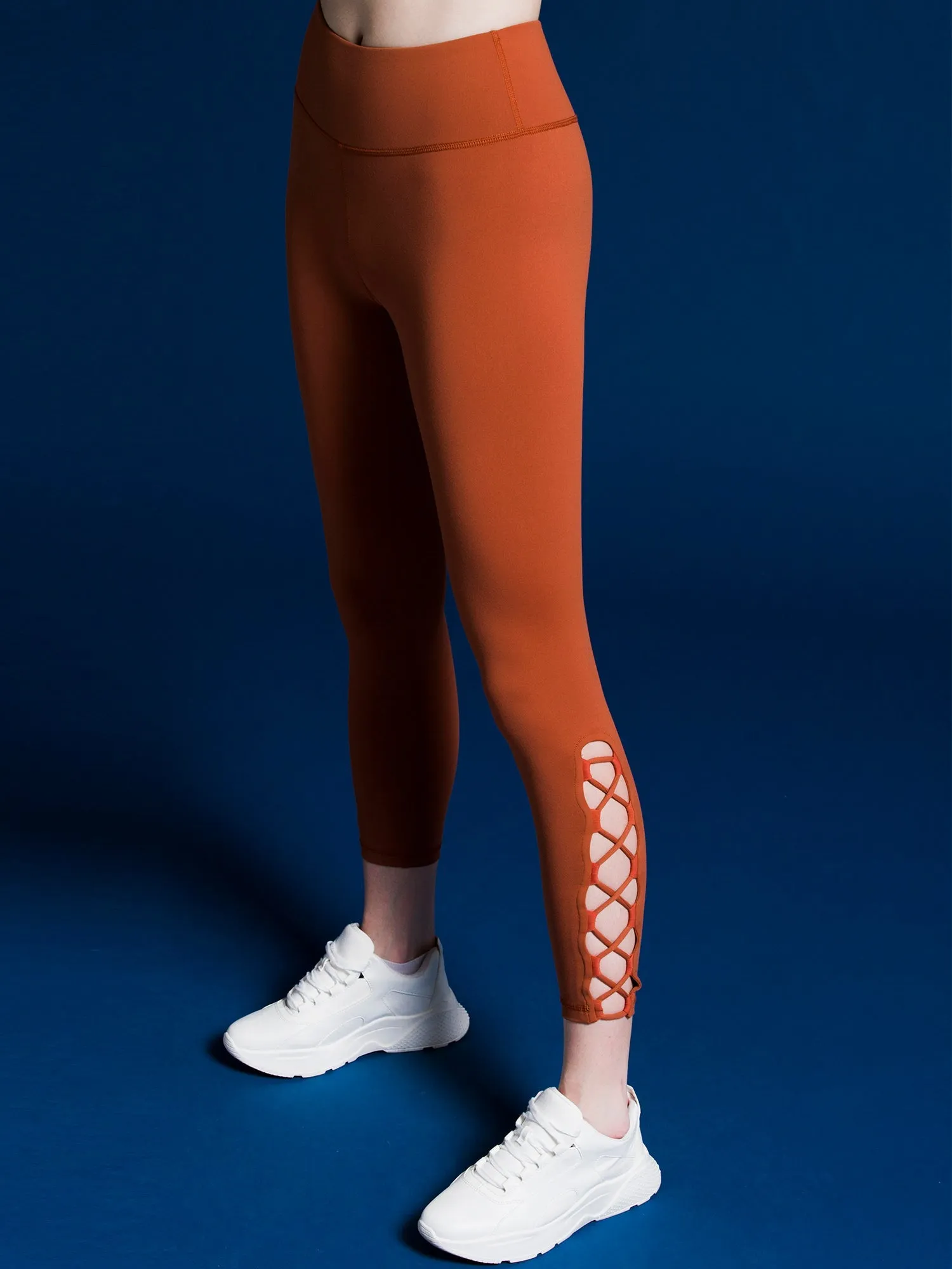 MUSE ANKLE CROPS, MAPLE