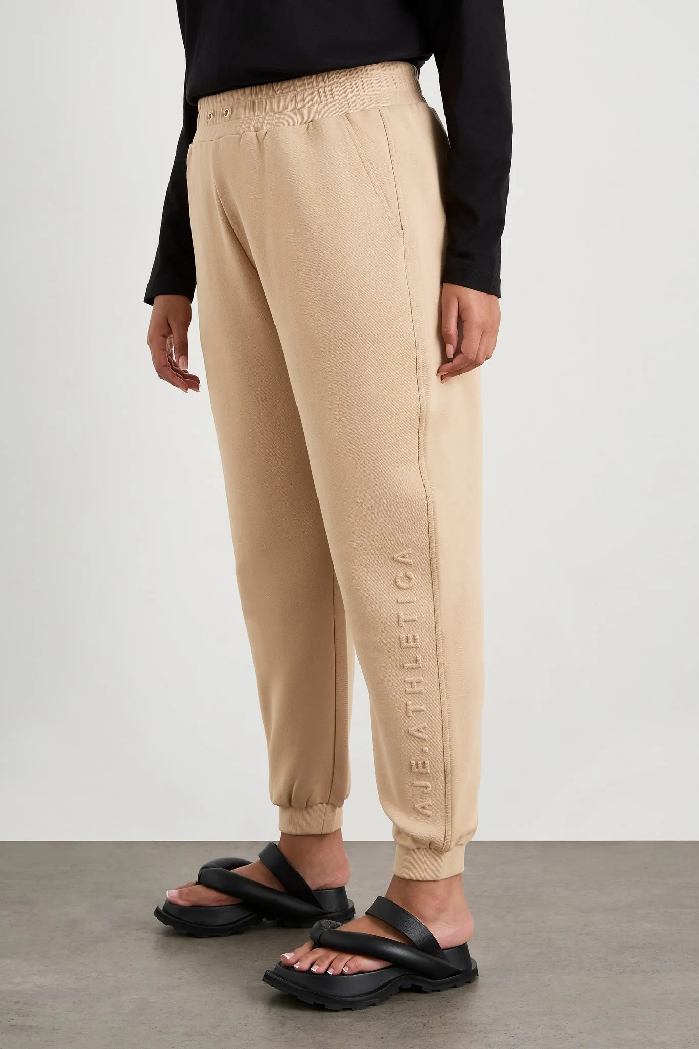 Relaxed Track Pants 508