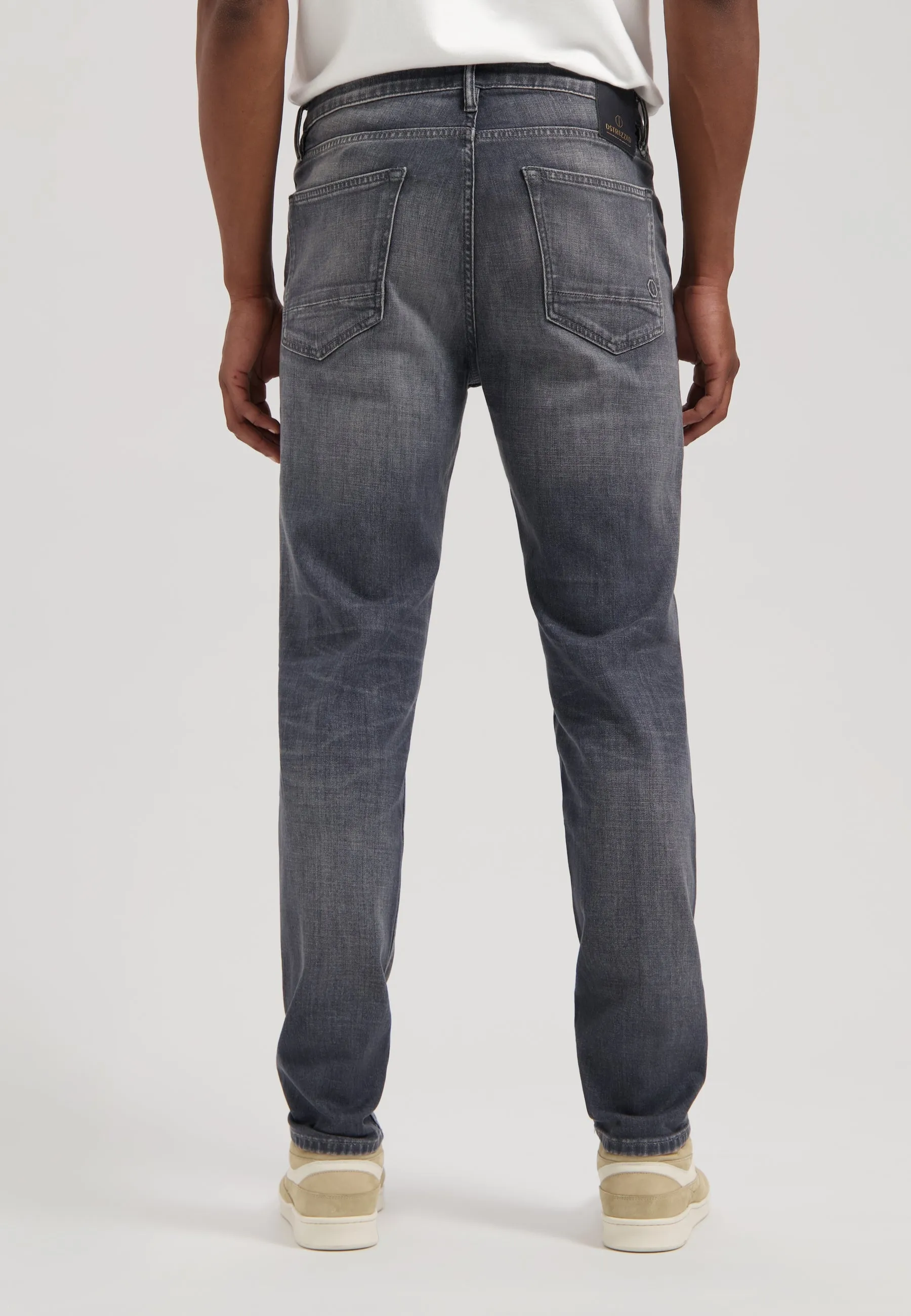 Sir B Tapered Fit On The Rocks