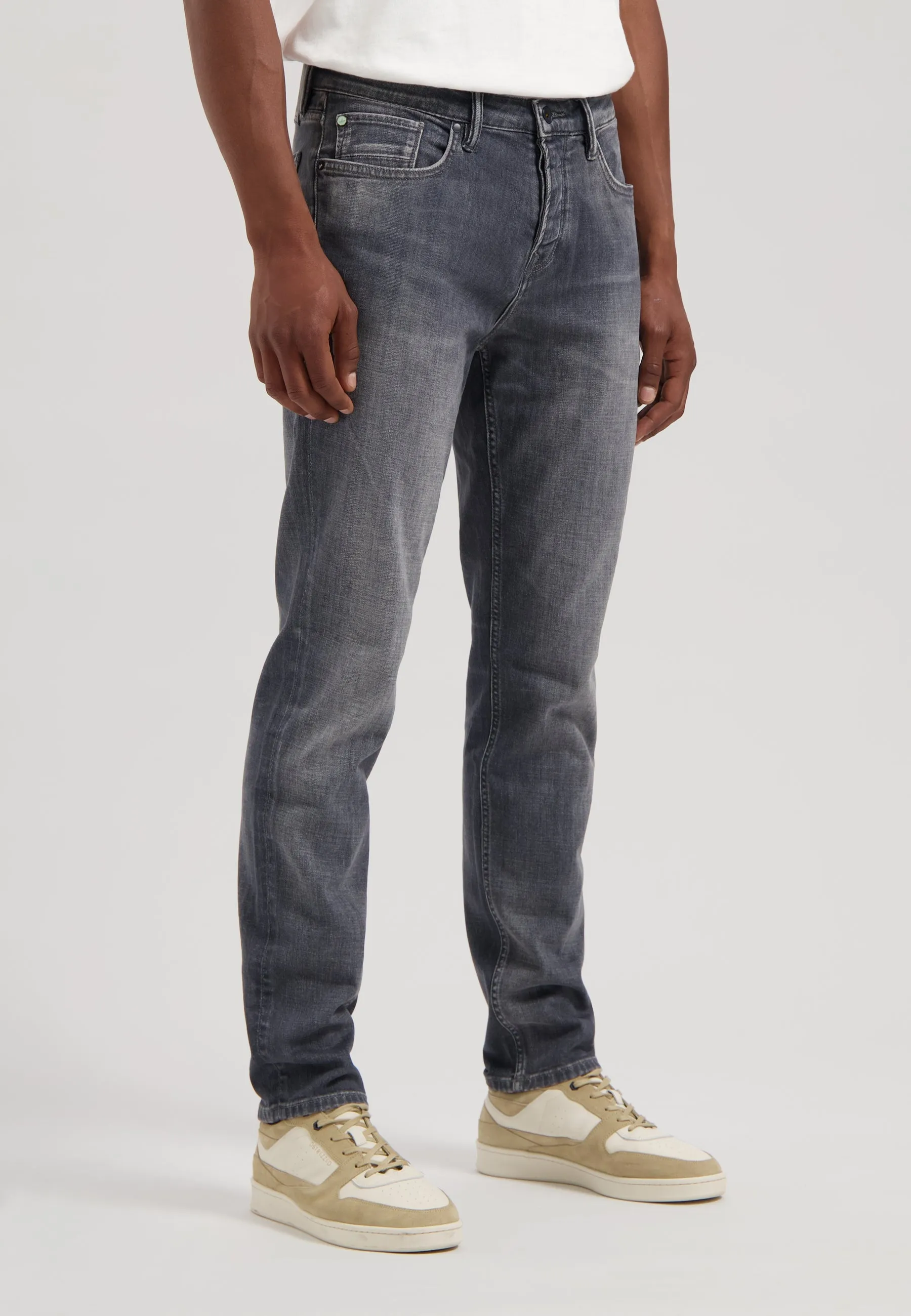 Sir B Tapered Fit On The Rocks