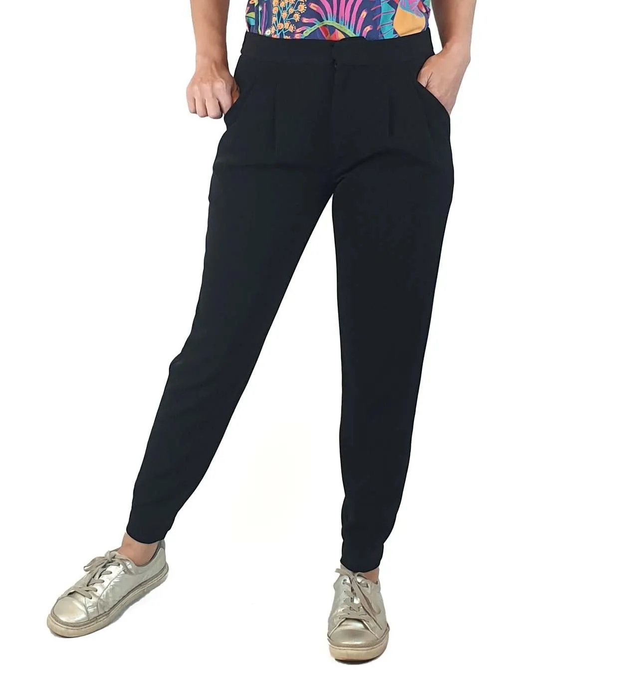 Uniqlo black tailored pants size XS (best fits size 8)