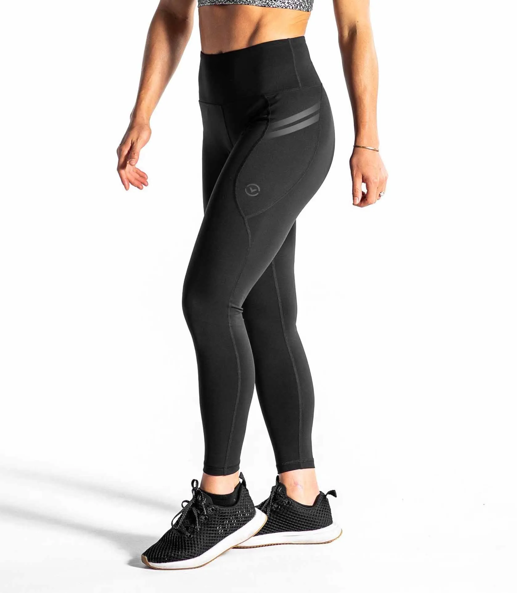 VIRUS - EAu7 Tech Pants