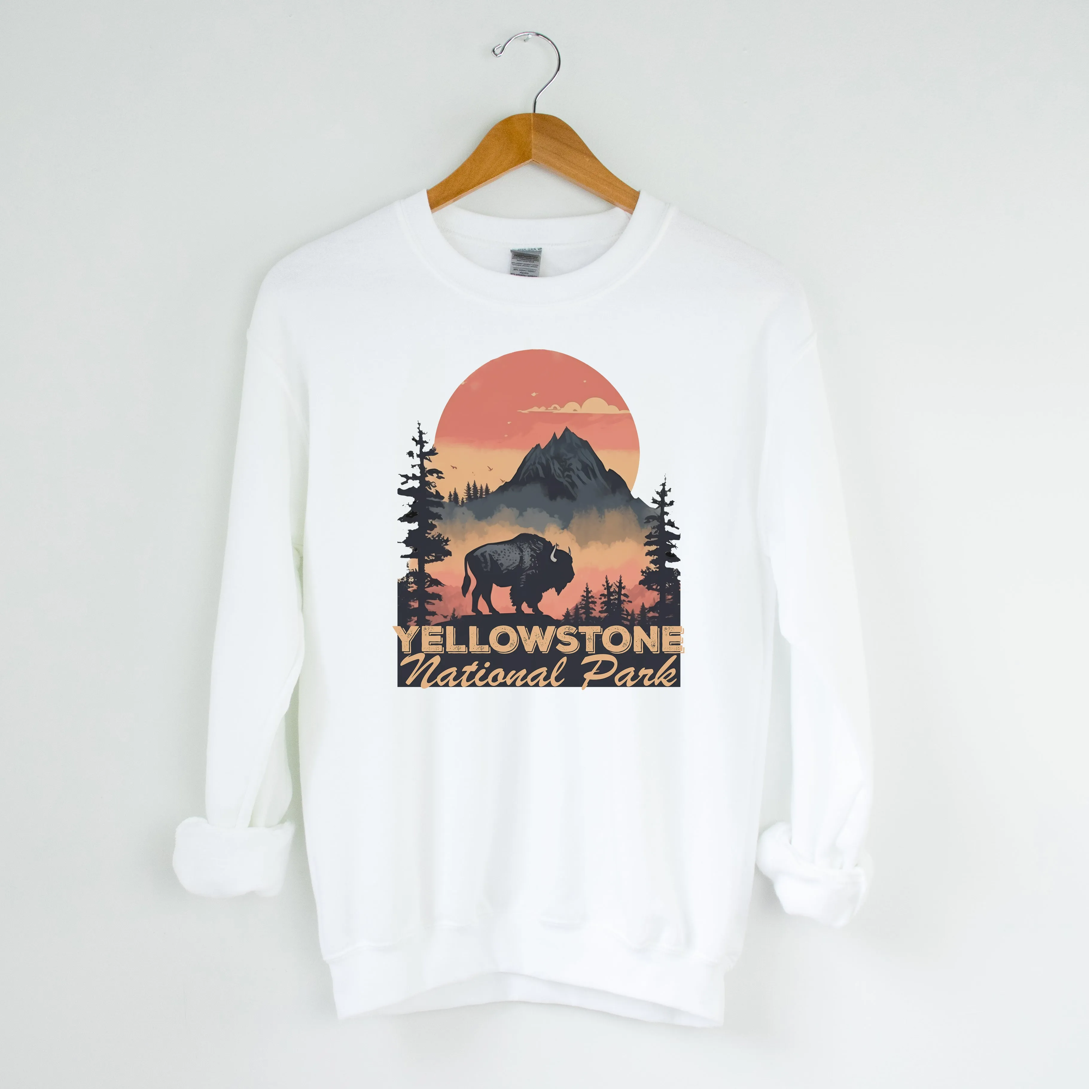 YELLOWSTONE NATIONAL PARK WHITE CREWNECK SWEATSHIRT